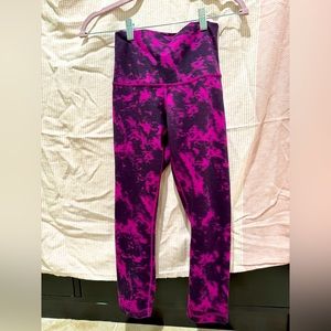 Lululemon Wunder under tie die crop legging size 4 inseam 21’